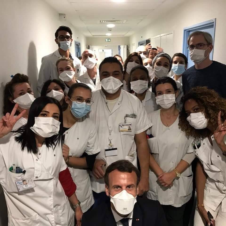أطباء وطلاب طب لبنانيون في 