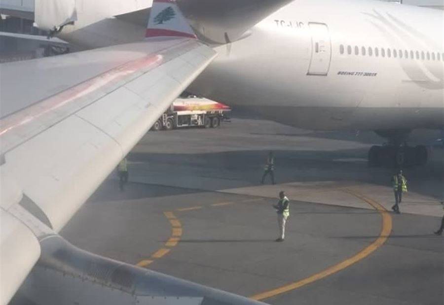 بالصور.. هذا ما حصل مع طائرتي الميدل ايست والتركية على مدرج مطار لاغوس