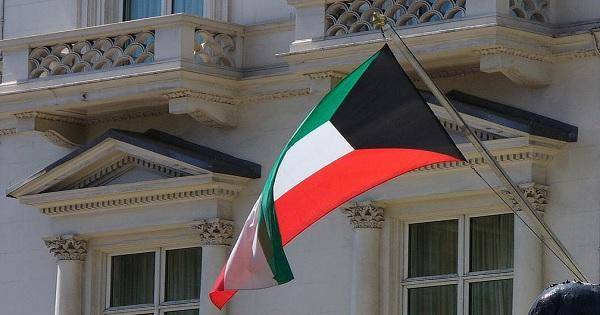السفارة الكويتية: تسليم شحنات دعم طبي وغذائي عبر جسر جوي الى لبنان