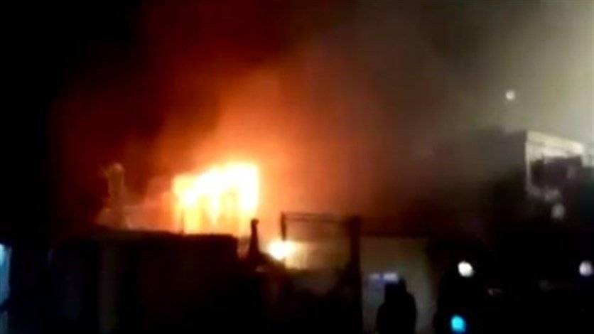 حريق في مخيم للمهاجرين في جزيرة ساموس اليونانية