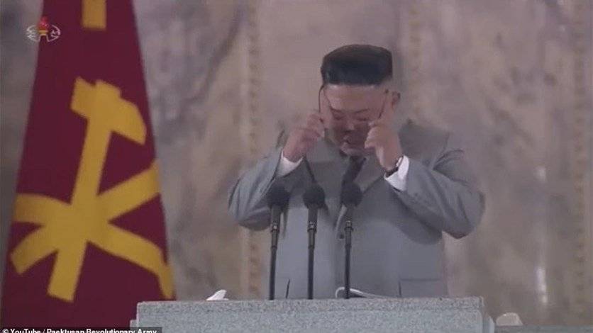 زعيم كوريا الشمالية يبكي ويعتذر!