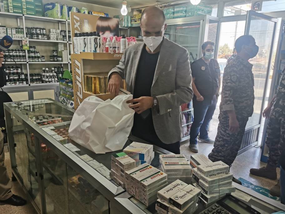 بالجرم المشهود... حمد حسن يضبط صيداليات الأدوية في البقاع