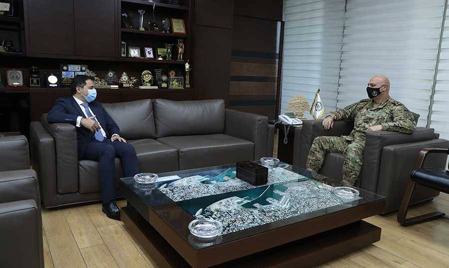 قائد الجيش يبحث الاوضاع مع وسيم منصوري