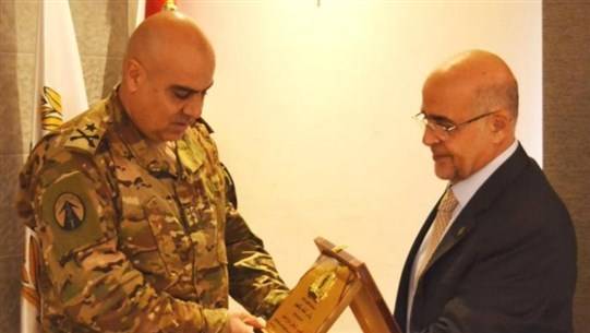 بلدية طرابلس تكرّم قائد فوج التدخل الأول