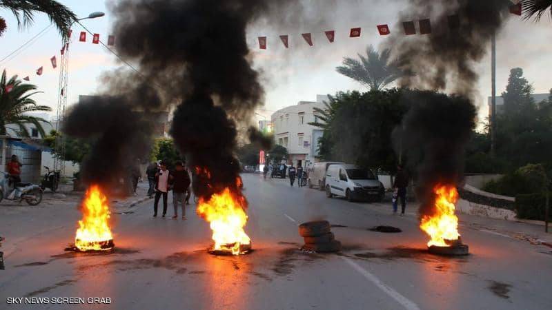 احتجاجات و شغب بعد ضرب راع ٍ في تونس
