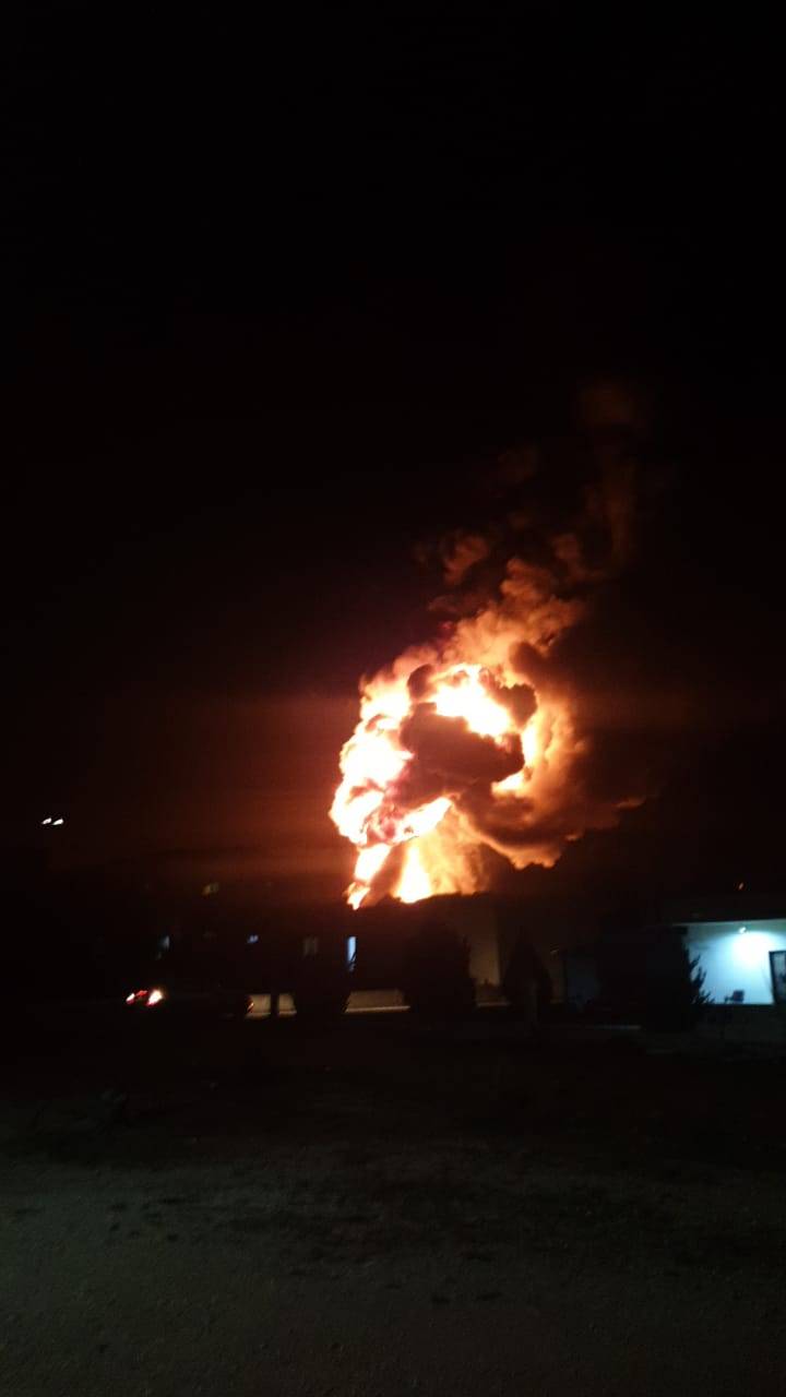 بالفيديو: انفجار خزان وقود في بلدة القصر الحدودية فجراً