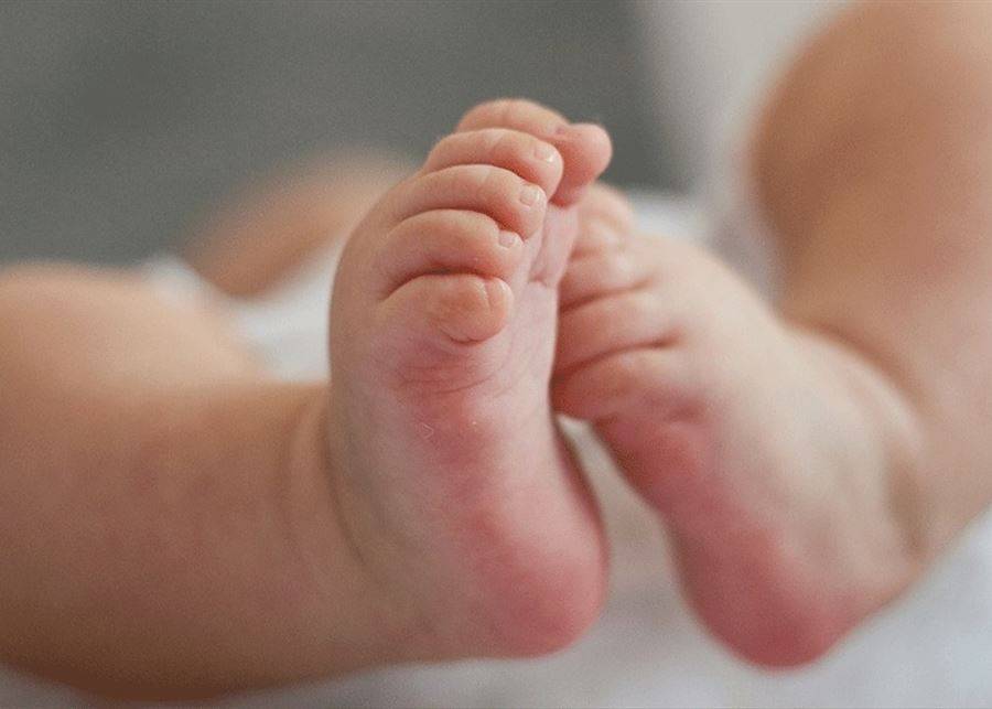 طفل حديث الولادة جثة في مستوعب للنفايات في البسطا ‏