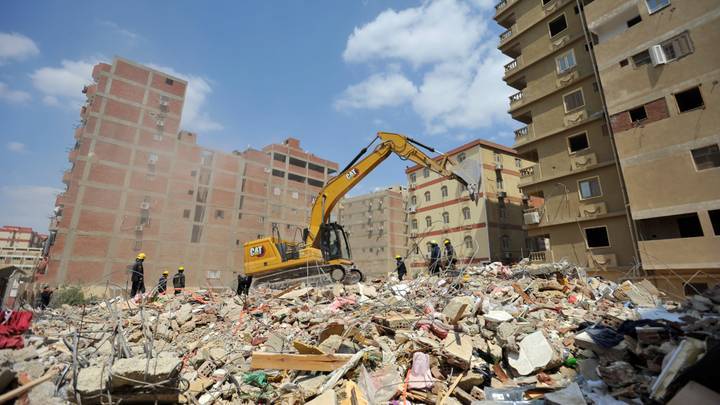 ارتفاع ضحايا انهيار عقار في القاهرة