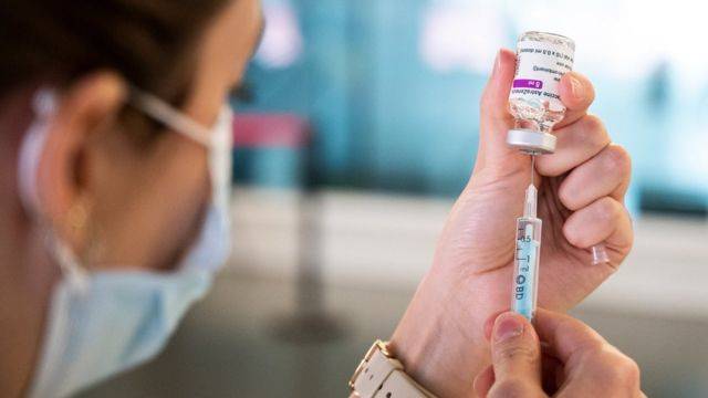 بريطانيا: 30 تجلّط دموي نادر تظهر لدى متلقين للقاح أسترازينيكا