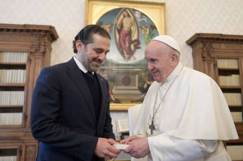 المكتب الاعلامي للفاتيكان ينوّه بزيارة الحريري: البابا أكد رغبته بزيارة لبنان