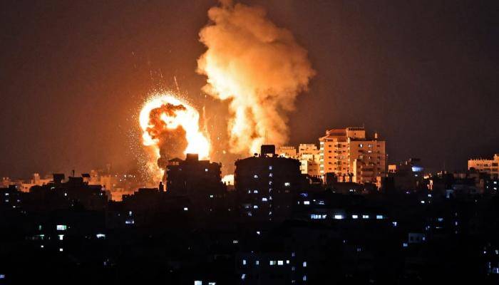 ‏130 غارة إسرائيلية على غزة.. واستشهاد 24 فلسطينيا بينهم أطفال