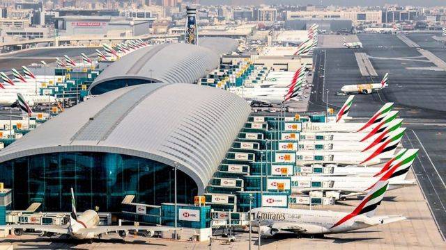 تصادم طائرتين في مطار دبي.. ولا إصابات