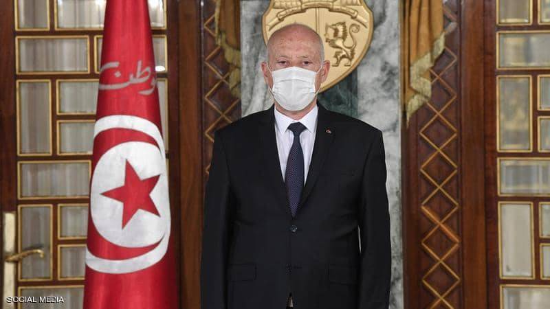 تونس.. أوامر رئاسية بحظر التجول وتعطيل العمل بمؤسسات عدة