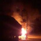 بالصورة: حريق بأحد محوّلات الكهرباء في نهر البارد