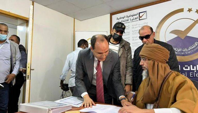 سيف الإسلام القذافي يترشّح للانتخابات الرئاسية في ليبيا