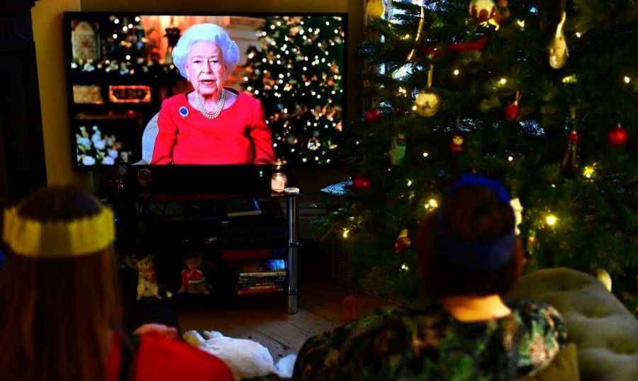 في رسالة عيد الميلاد.. ملكة بريطانيا تستذكر زوجها الأمير فيليب