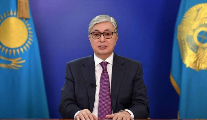 رئيس كازاخستان يقيل الحكومة في محاولة لتهدئة غضب المتظاهرين
