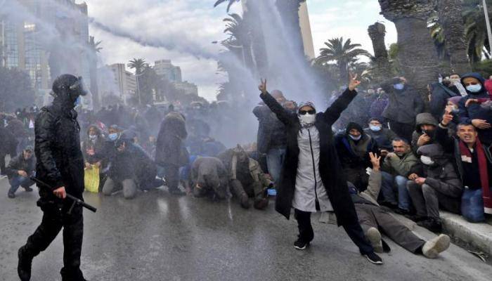 الداخلية التونسية: متظاهرون حاولوا اقتحام الحواجز الأمنية ‏