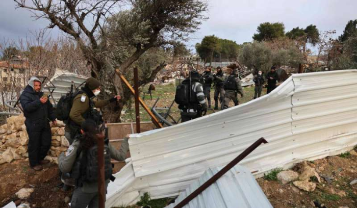 قوات الاحتلال تهدم منزلين في الشيخ جراح وتعتقل 21 شاباً