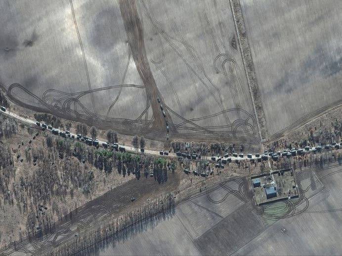 رتل عسكري روسي بطول 60 كلم يتحرك باتجاه كييف