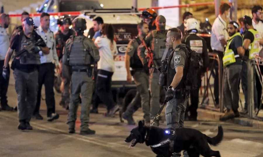 طعن شرطي إسرائيلي في القدس