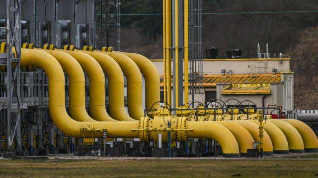 أوكرانيا ستعلّق عبور الغاز الروسي من أراضيها إلى أوروبا