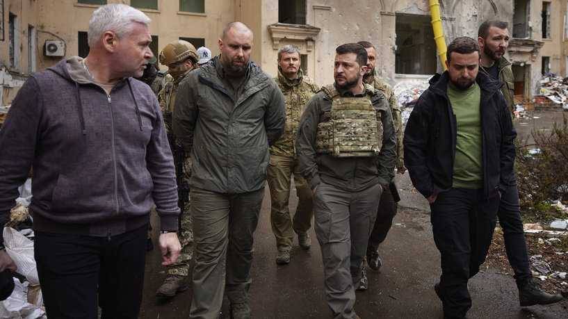 زيلينسكي في شرق أوكرانيا لأول مرة منذ بدء الحرب