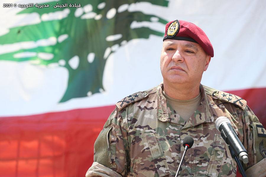 قائد الجيش يشكر لأمير قطر دعم المؤسسة العسكرية ‏