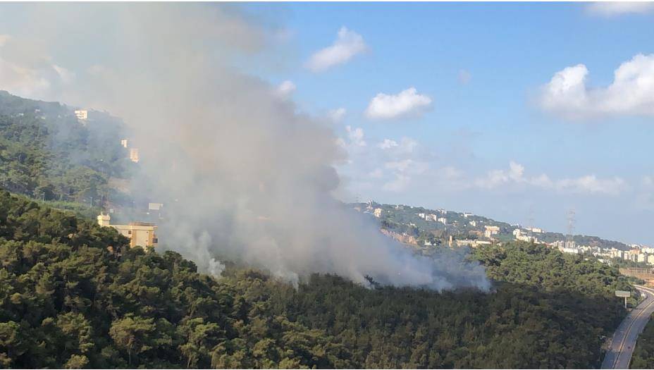 حريق في أحراج رومية.. ووزير البيئة يتابع ‏