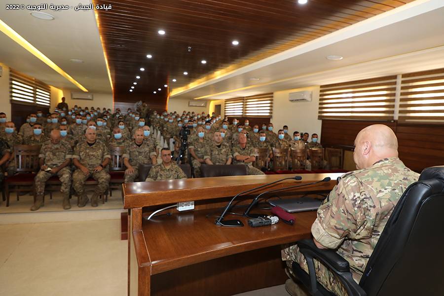 قائد الجيش يتفقّد معهد الرتباء وفوج الحدود البرية الرابع