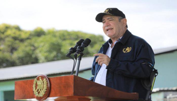 نجاة رئيس غواتيمالا من محاولة اغتيال