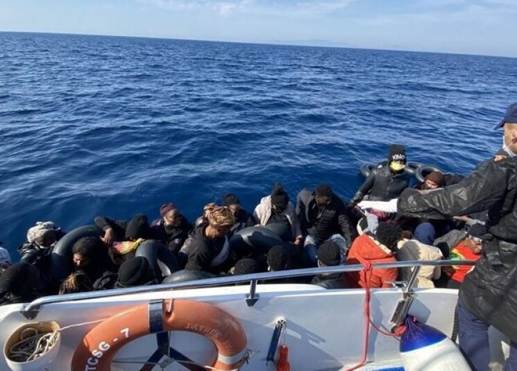 غرق 5 مهاجرين قبالة تركيا... والبحث جارٍ عن أحد المفقودين