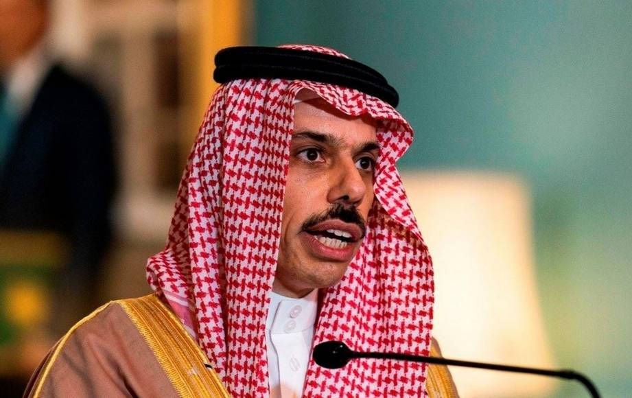 وزير الخارجية السعودي: ليختر اللبنانيون رئيسًا يحقق طموحاتهم