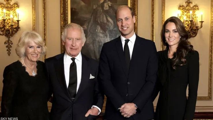 إصدار أول صورة رسمية لملك بريطانيا وعائلته