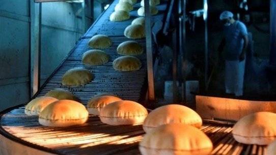 تهريب الخبز الى سوريا مستمر... هل من أزمة طحين؟