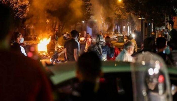 الاحتجاجات في إيران تطال الصغار: مقتل أكثر من 20 طفلاً واعتقال المئات!