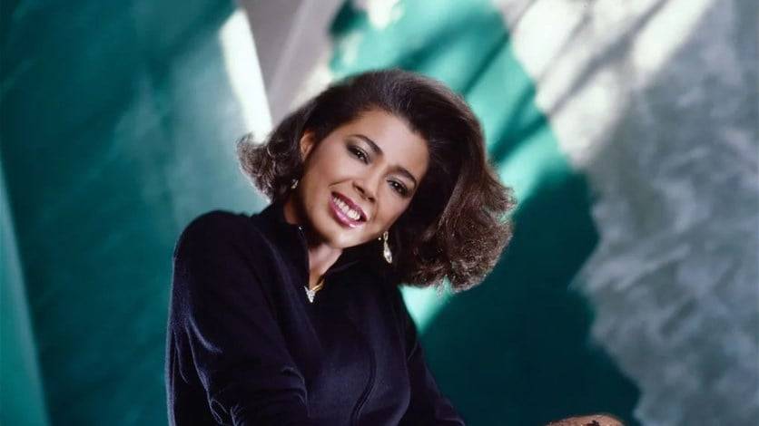 وفاة المغنية والممثلة الأميركية آيرين كارا عن 63 عاماً
