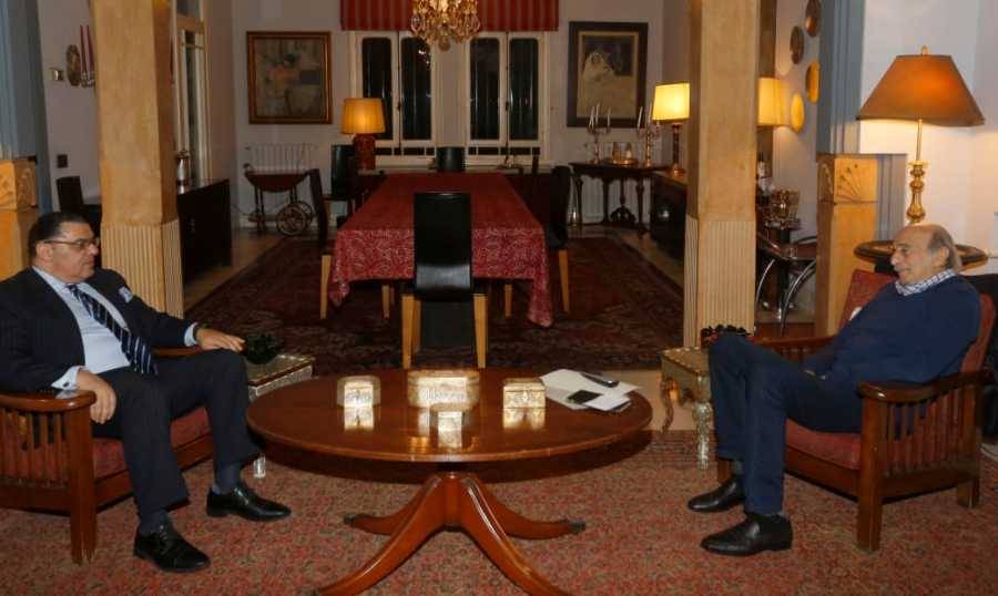 جنبلاط يعرض المستجدات السياسية مع سفيري مصر وبلغاريا