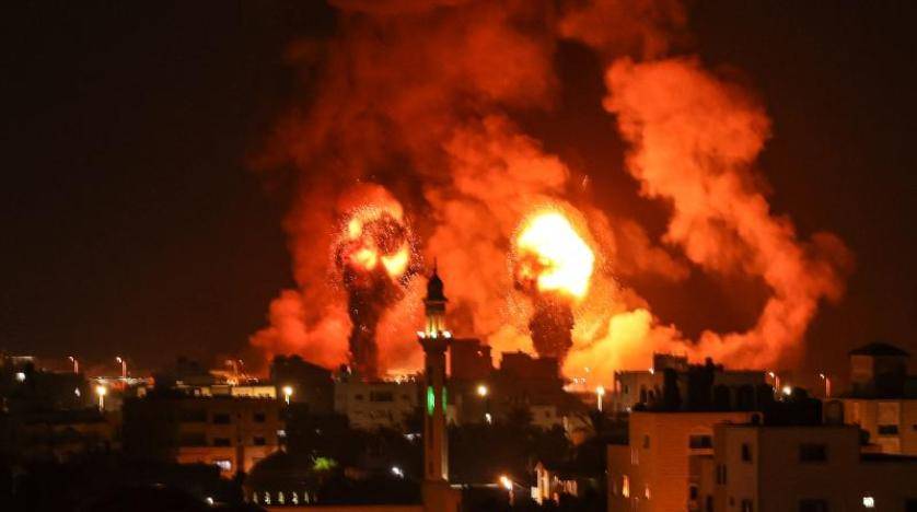 غارات اسرائيلية على غزة بعد إطلاق صاروخ من القطاع فجرا