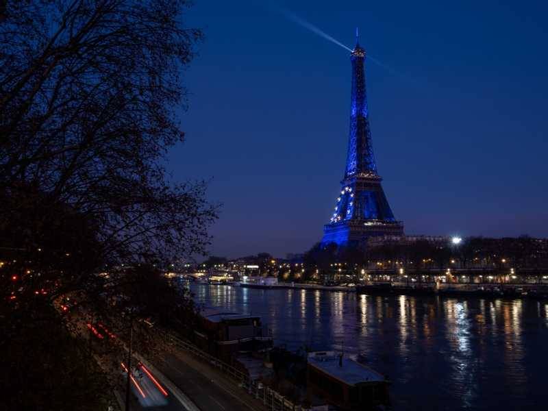 ماكرون عن احتمال انقطاع الكهرباء في فرنسا: لا داعي للذعر