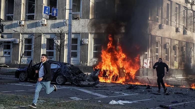 وسط العاصمة يغلي.. انفجارات قوية تهزّ كييف