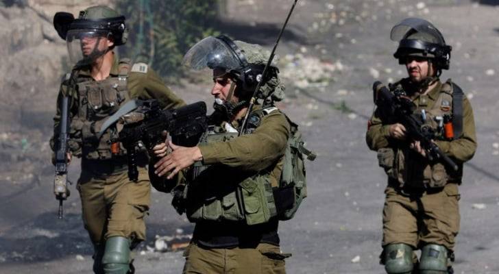 إصابة فلسطيني بجروح خطيرة خلال اقتحام الاحتلال مخيم بلاطة