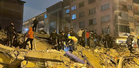 اليوم الرابع بعد الزلزال.. ارتفاع عدد الضحايا والمصابين إلى قرابة 84 ألفاً