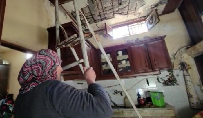 انهيار سقف منزل في كفررمان والعائلة تنجو بأعجوبة