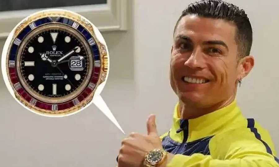 كريستيانو رونالدو يشتري ساعة جديدة.. كم بلغ ثمنها؟!