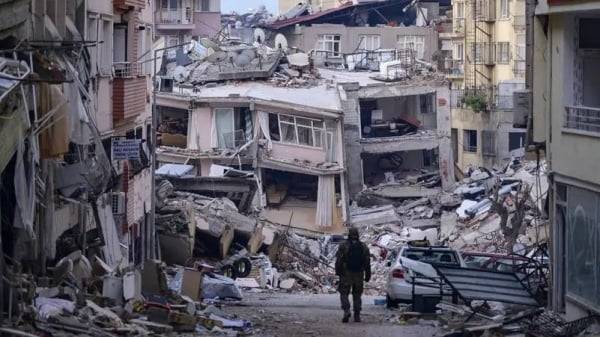 تنبؤات العالم الهولندي تتحقّق بهزة كبيرة بمركز الزلزال المدمّر في تركيا