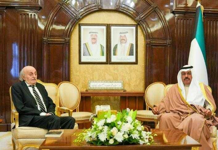 جنبلاط يلتقي رئيس مجلس الوزراء الكويتي ويعرض التطوّرات مع وزير خارجيتها