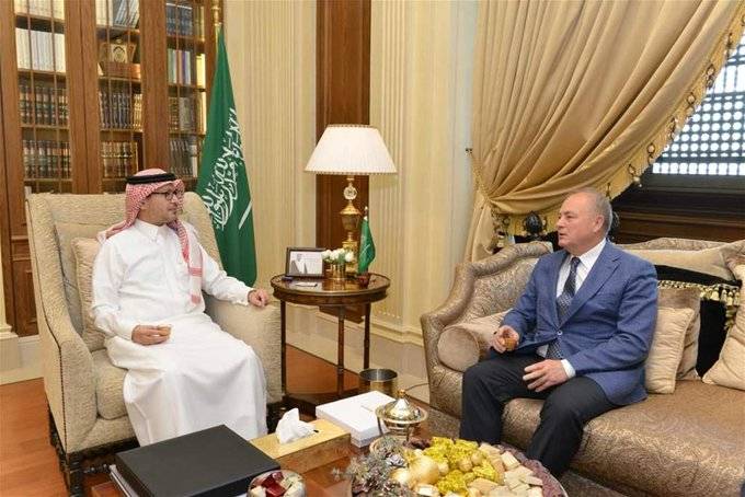 السفير السعودي يستعرض مع نظيره الروسي الأوضاع الإقليمية والدولية