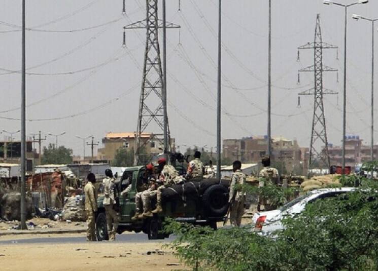 تواصل القتال في السودان قبل ساعات من هدنة مُرتقبة