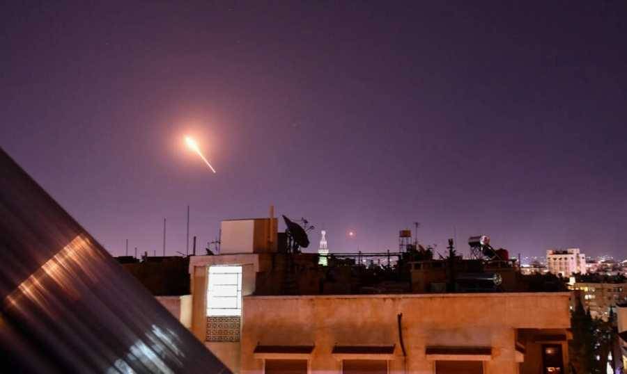 إصابة جنديين سوريين في قصف إسرائيلي استهدف محيط دمشق
